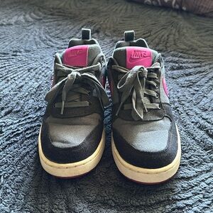 Nike Pink Court Borough Low Premium Trainers
